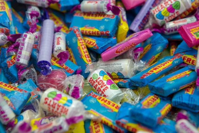 Chewing gum (sugar-free)
