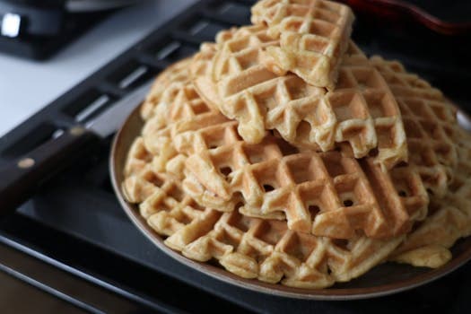 Frozen waffles (Eggo-style)