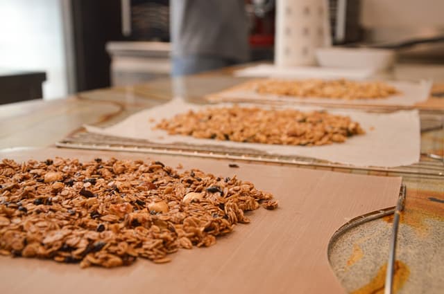 Granola (store-bought)