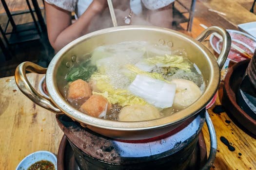 Hot pot (broth)