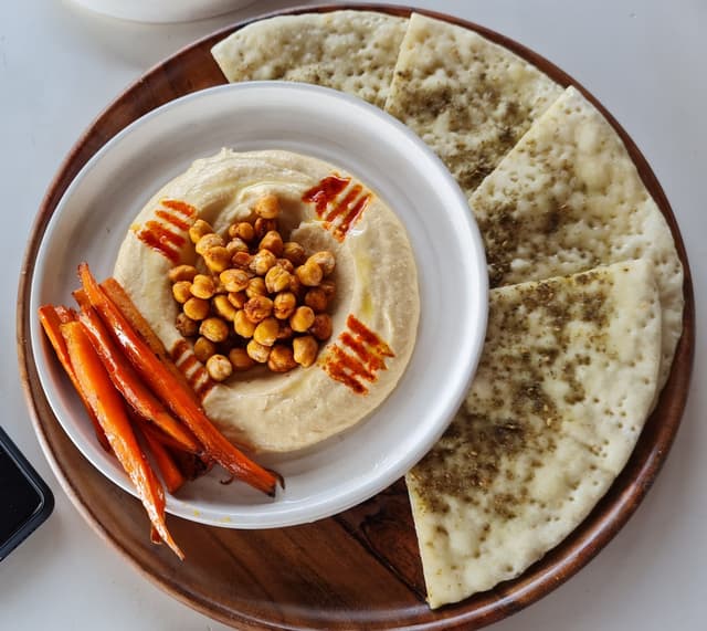 Hummus with pita
