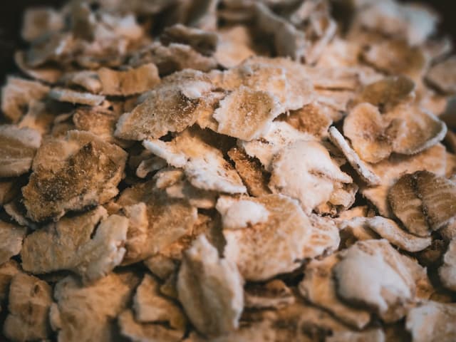 Nutritional yeast flakes