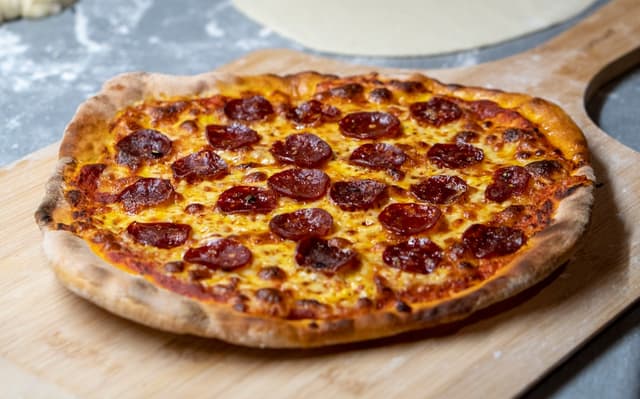 Pizza (pepperoni)