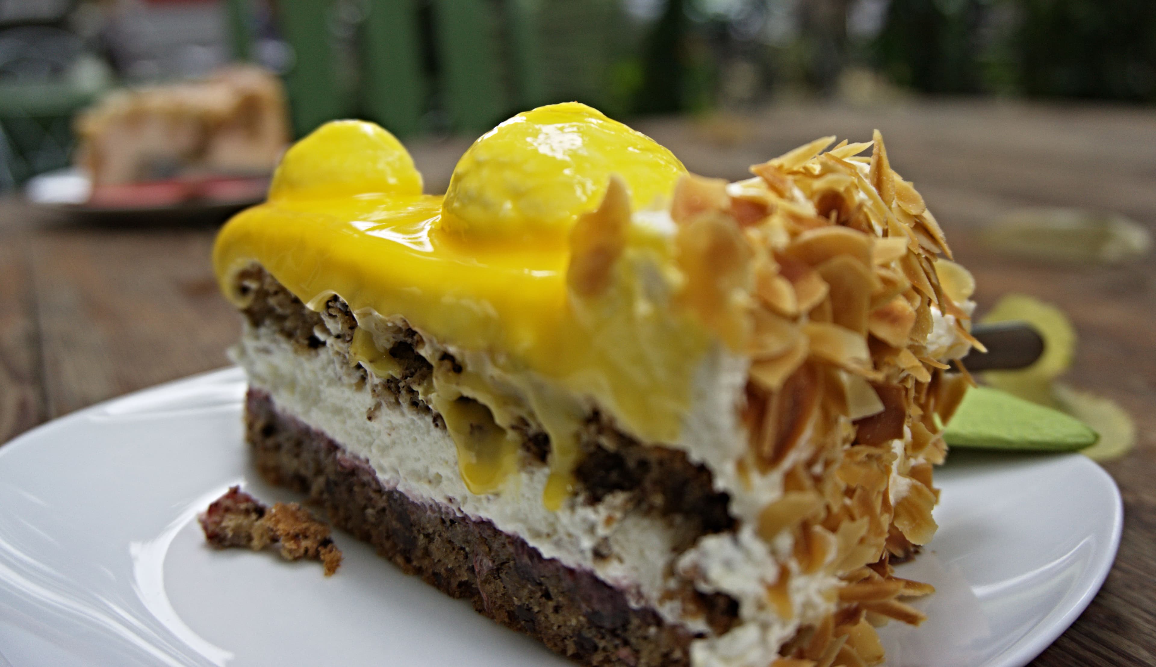 Bee Sting Cake