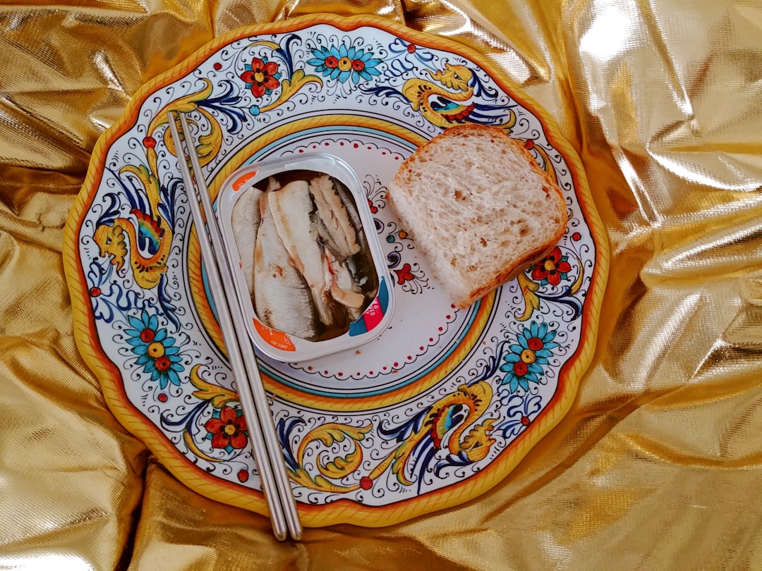 Canned sardines (in oil)